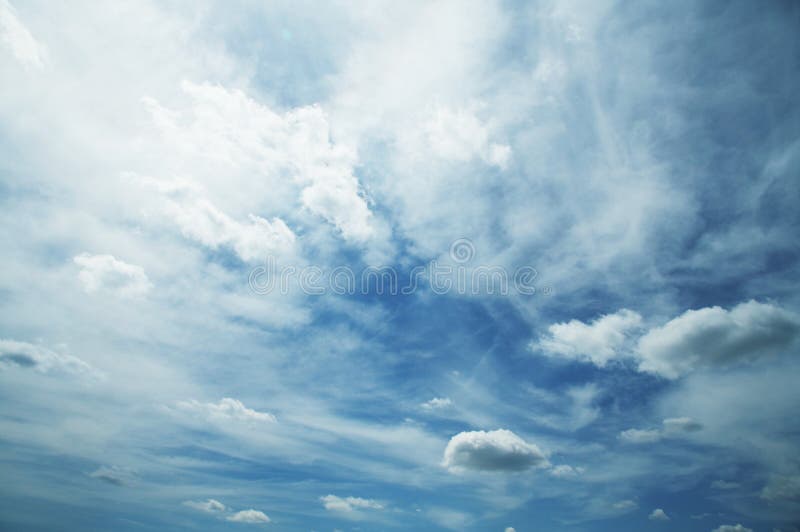 Niebieskie chmury