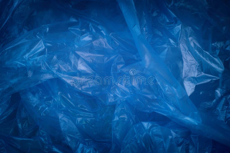 Niebieskie, połamane plastikowe zawijanie. obraz stock