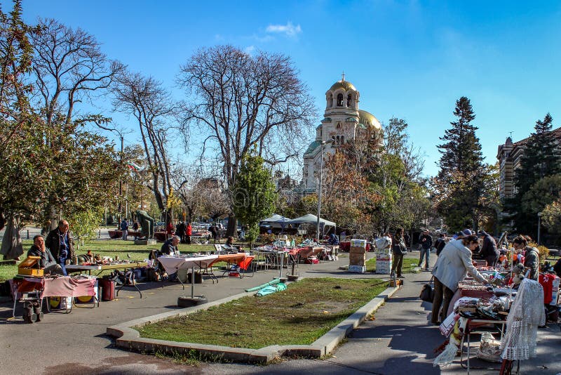 Niedzielny rynek artykułów antykowych na świeżym powietrzu w Sofii Bułgaria zdjęcia stock