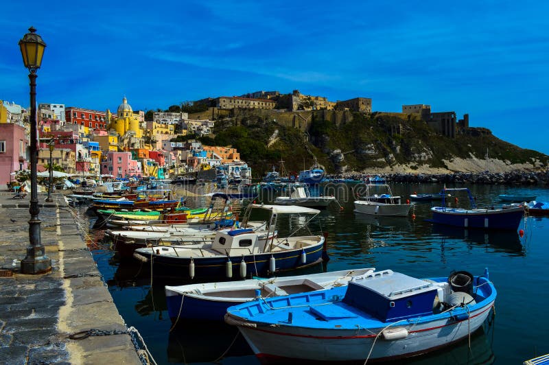 Nieprawdopodobny widok piękny Procida, Naples, Włochy obraz stock Nieprawdopodobny widok piękny Procida, Naples, Włochy obraz stock