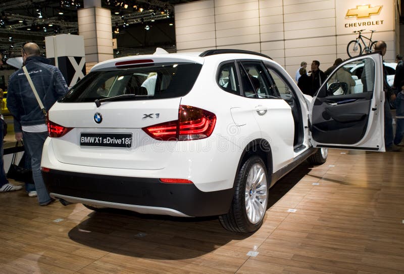 Nieuw BMW X1, SUV, 4WD royalty-vrije stock afbeeldingen Nieuw BMW X1, SUV, 4WD royalty-vrije stock afbeeldingen