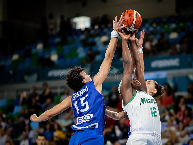 Jogador De Basquetebol Fêmea Na Ação Durante O Fósforo De Basquetebol  COREIA Contra GRÉCIA Imagem Editorial - Imagem de coreia, meninas: 139720040