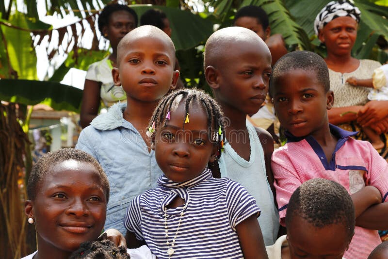 Nigeriaanse jongens en meisjes royalty-vrije stock afbeelding Nigeriaanse jongens en meisjes royalty-vrije stock afbeelding