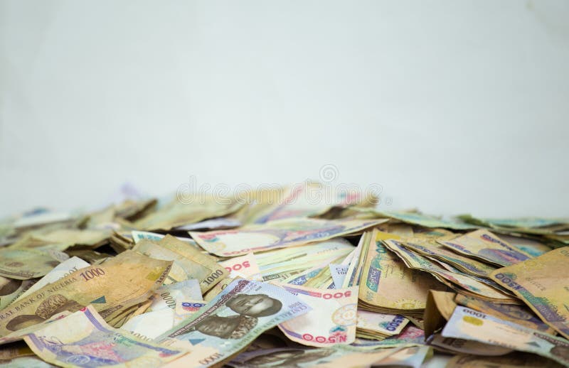 Nigeryjska waluta - rozsypisko Nigeria naira notatki obraz stock Nigeryjska waluta - rozsypisko Nigeria naira notatki obraz stock