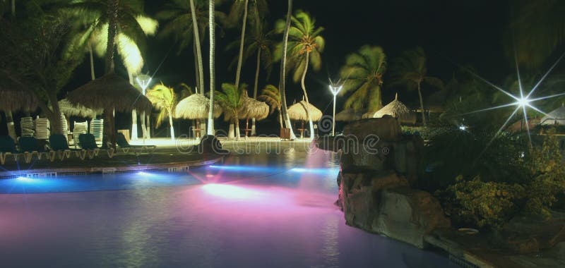 Night pool tropical στοκ φωτογραφίες με δικαίωμα ελεύθερης χρήσης