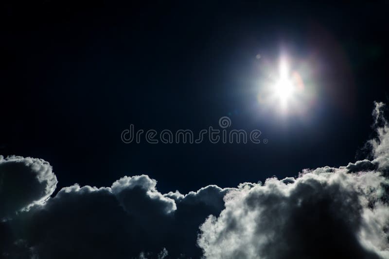 a light in the sky at night