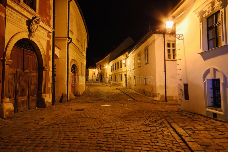 Nočná ulica Bratislavy
