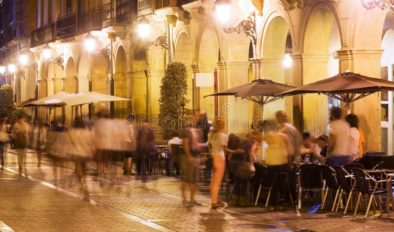 Night street with restaurants in old european city stock photography Night street with restaurants in old european city stock photography