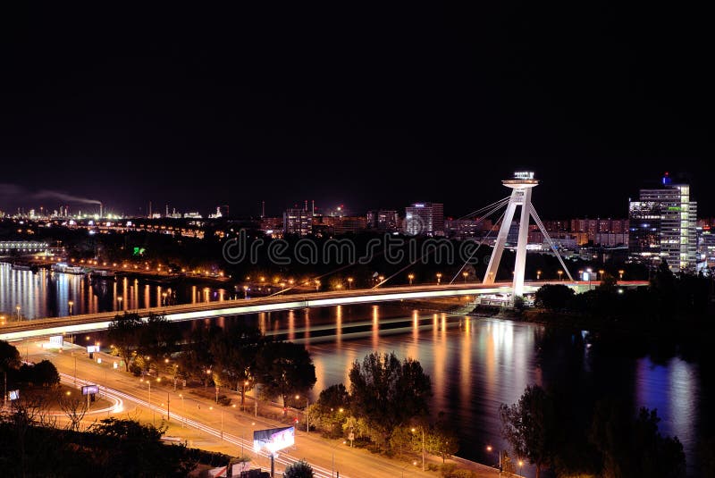 Most Slovenského národního povstání, řeka Dunaj, hlavní město Bratislava, Slovensko