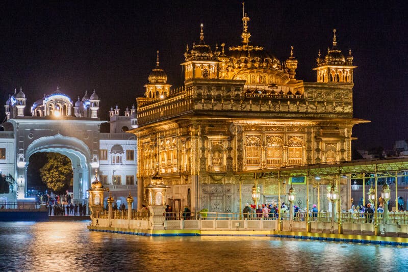 Night View of Golden Temple (Harmandir Sahib) in Amritsar, Punjab, Ind ...