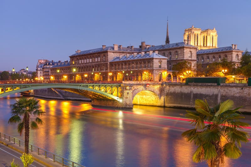 Night Ile De La Cite in Paris, France Stock Image - Image of cityscape ...