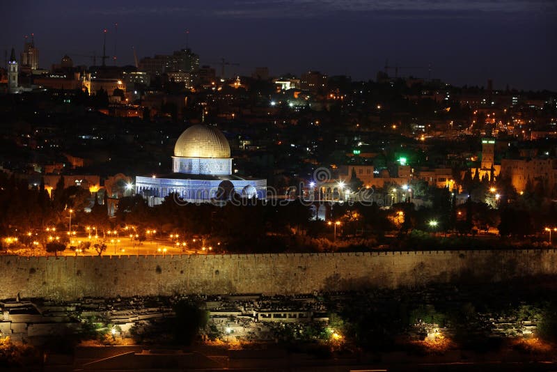 Night view of Temple Mount