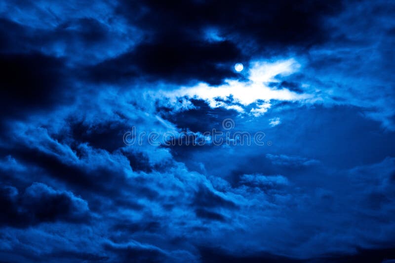 Nočné abstraktný obraz oblačnom počasí.