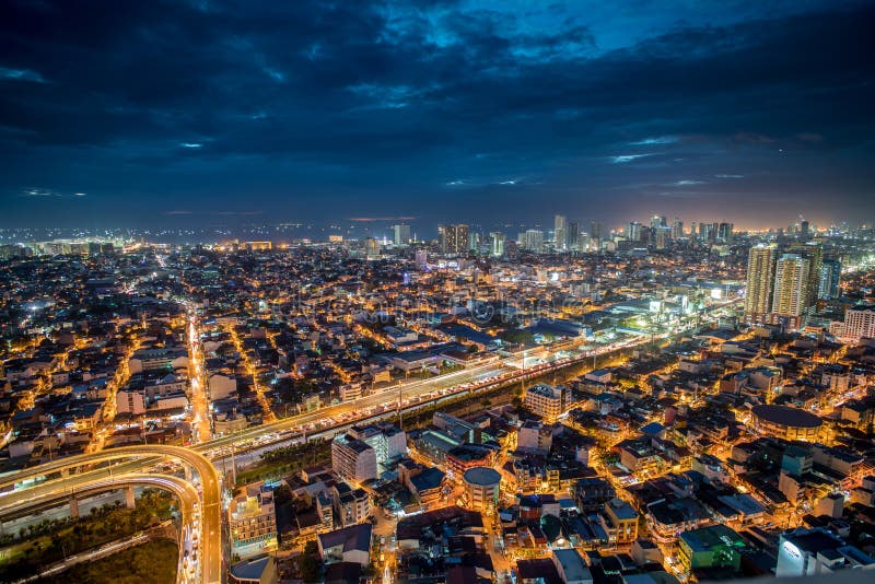 Nightview da skyline da cidade de Manila, Manila, Filipinas