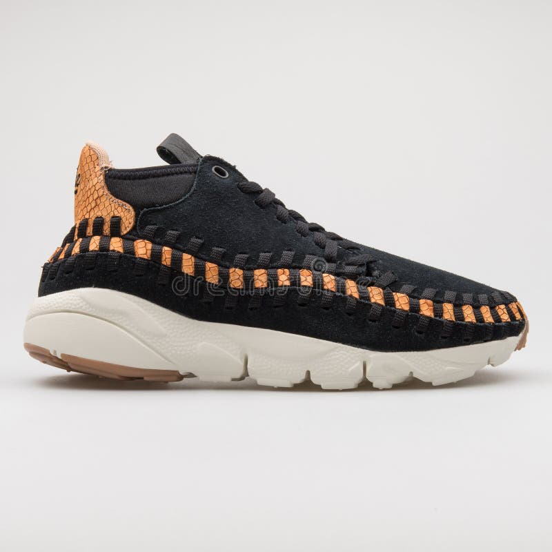 ramo de flores propietario Rancio Nike Air Footscape Woven Chukka Suede Black and Khaki Sneaker Editorial  Stock Image - Image of running, isolated: 179837889