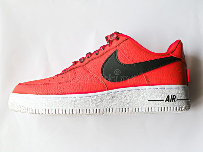 Nike Air Force 1 NBA för bottenläge 07 royaltyfri bild Nike Air Force 1 NBA för bottenläge 07 royaltyfri bild