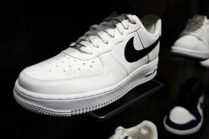 where to buy air force ones in store