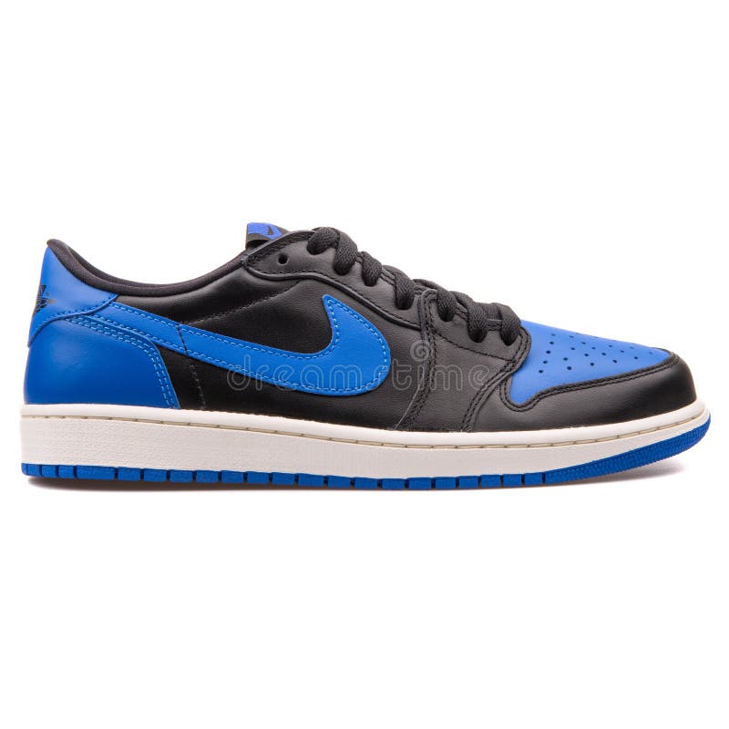 internacional ponerse nervioso comedia Nike Air Jordan 1 Negro Bajo Retro De OG Y Zapatilla De Deporte Azul Imagen  editorial - Imagen de azul, zapatos: 152096630