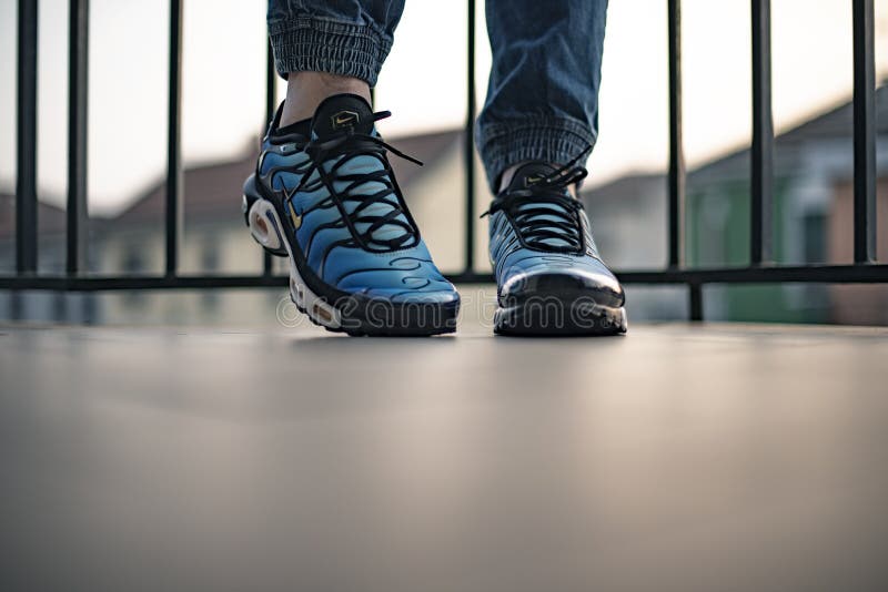 Nike Air Max TN Hyperblue editorial stock photo. Image of fitness -  154333633