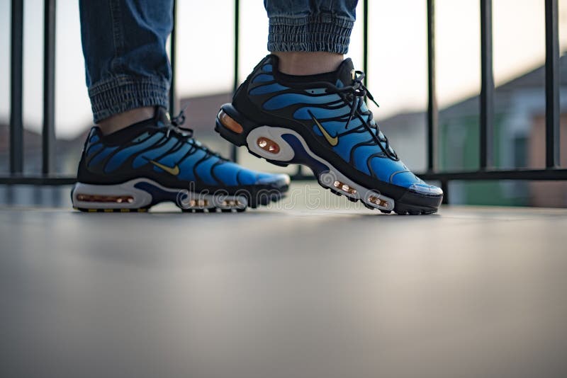 Nike Air Max Plus TN Hyperblue Editorial Photo - Image of famous, casual:  135825896