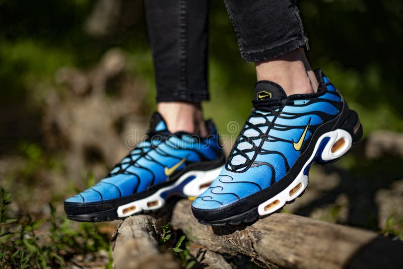 Air Max TN Hyperblue foto editorial. Imagen de - 154333633