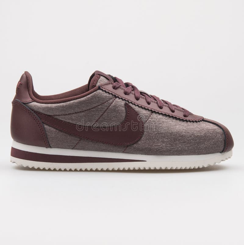 nike cortez white burgundy