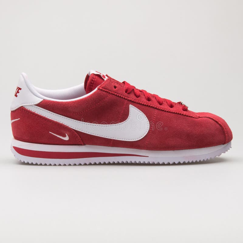 Zapatilla De Roja De Nike Cortez 72 SI Foto editorial - Imagen de ocasional, 145862981