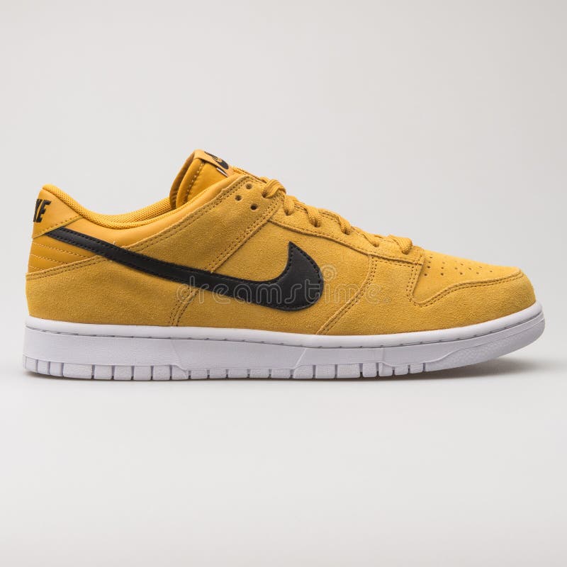 yellow black dunk