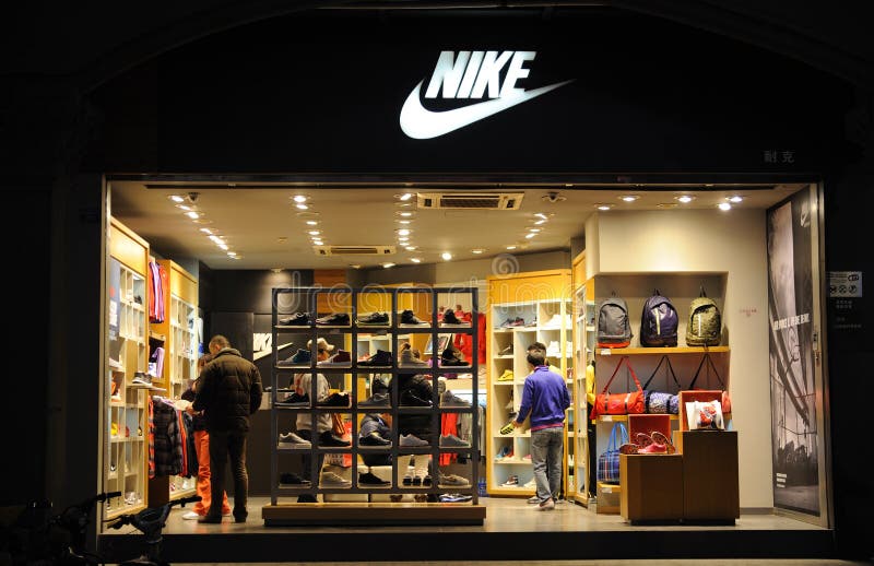 valor fusión derrochador Nike forma el boutique foto de archivo editorial. Imagen de juego - 17771283