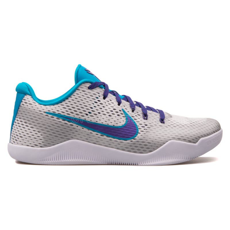 Nike Kobe XI Zapatillas De Deporte Blancas Púrpuras Imagen editorial Imagen de atlético, ejercicio: