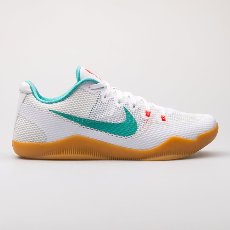 Nike Kobe XI Zapatillas De Deporte Y Verdes Fotografía editorial - de calzado: