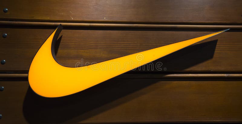 Nike Logo En Las Compras De Shangai Imagen editorial - Imagen de comunicaciones: 117046540