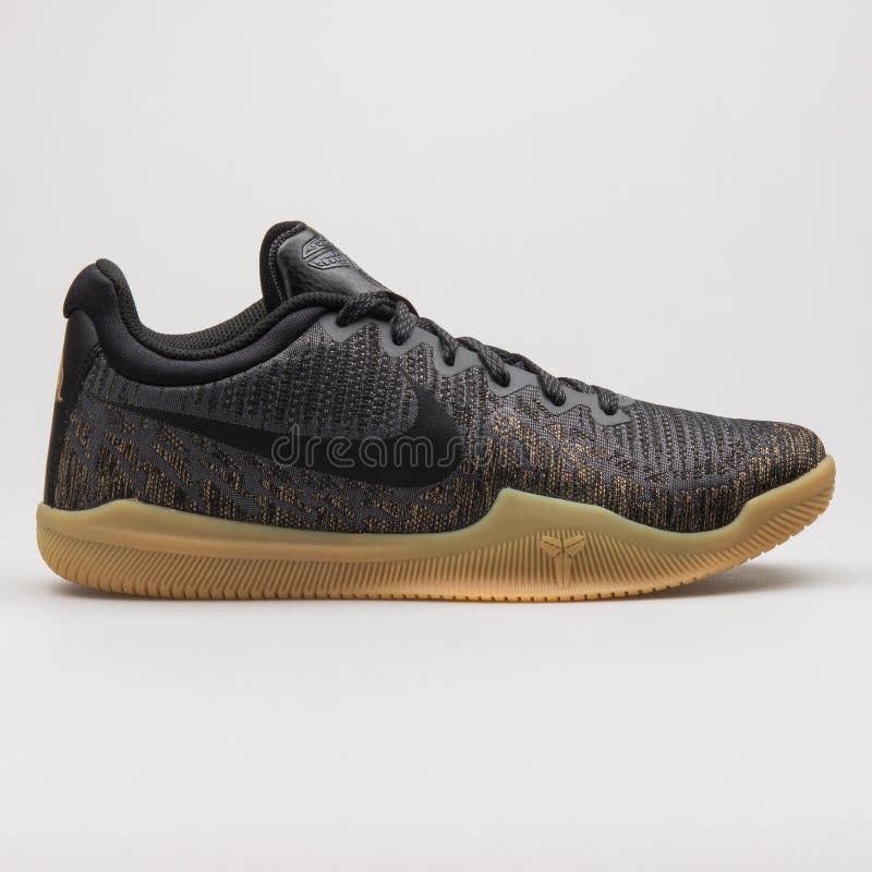 Nike Mamba Rage Premium Negro Gris Oscuro Y Dorado Foto editorial Imagen de calzado, kobe: