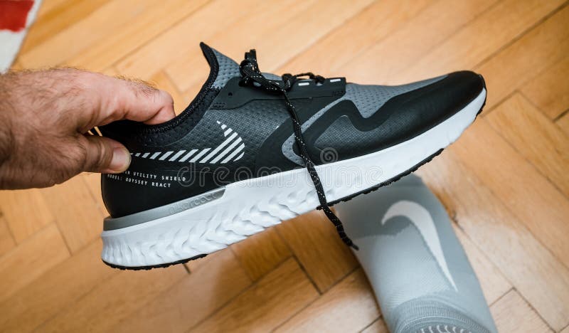 nike odyssey react shield 2 all black