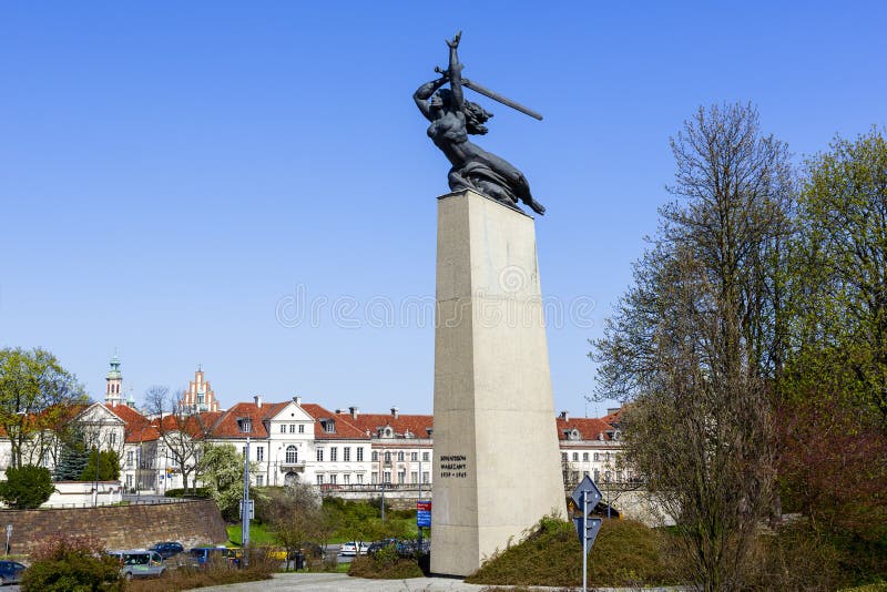 Nike Monument Till Hjältarna Av Warszawa Redaktionell Arkivbild - Bild stad, kultur: 39666012