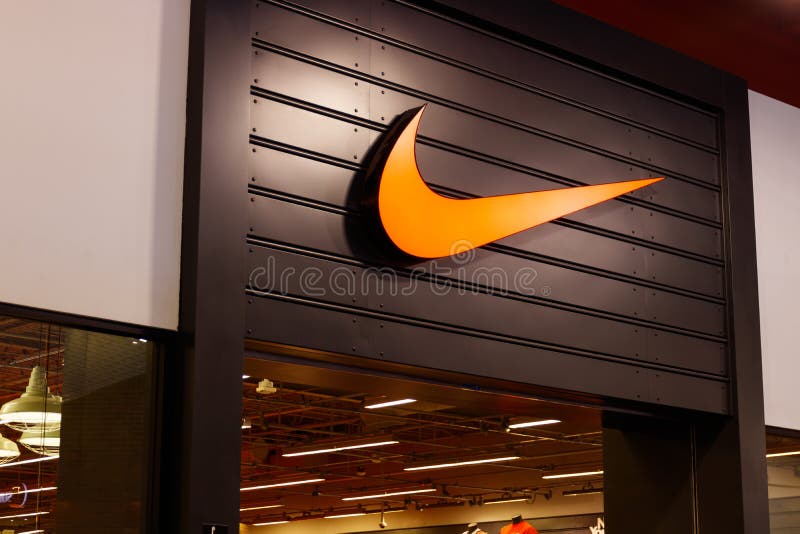 Nike Shoes Retail Mall Location Nike ist einer der größten Lieferanten der Welt von Turnschuhen und von Kleid I