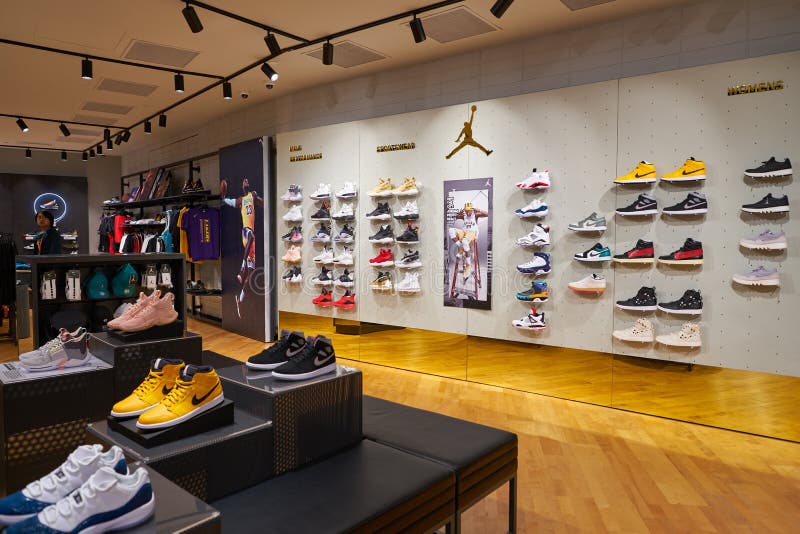 Nike Airport Store Deals - 1688225586