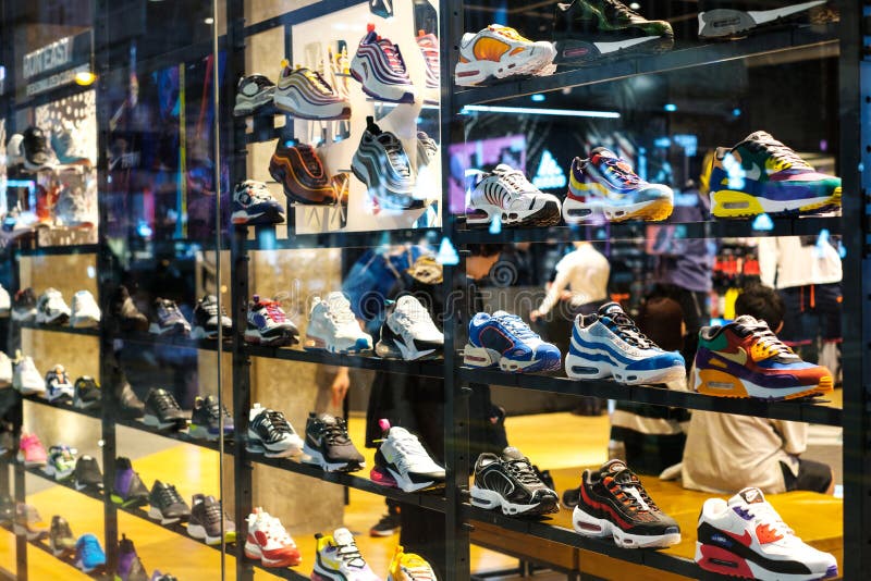 nike sneaker shop