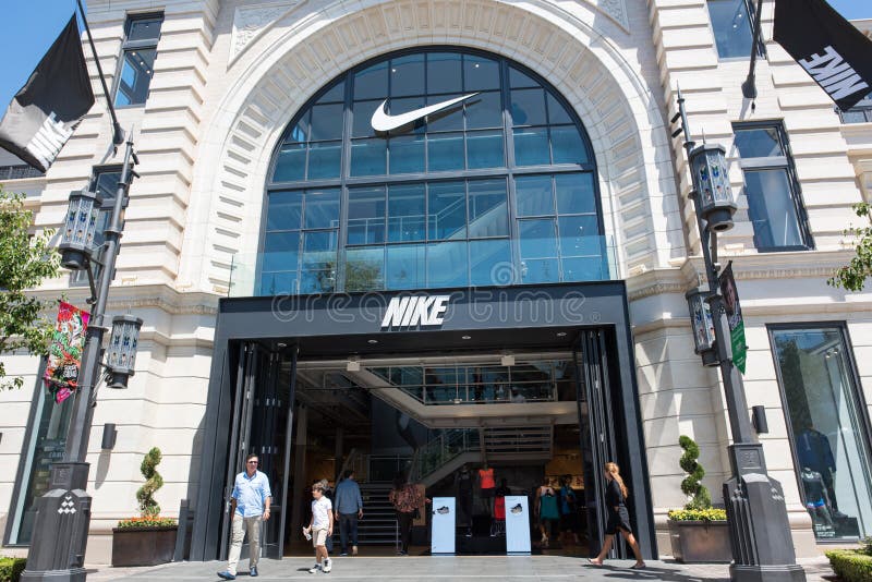 nike the grove store