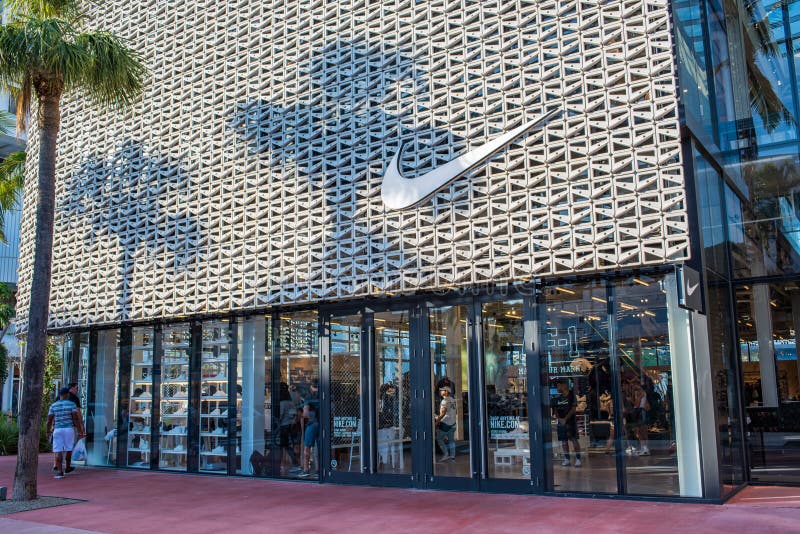 Nike store in Miami Beach editorial stock image. Image of 106700274