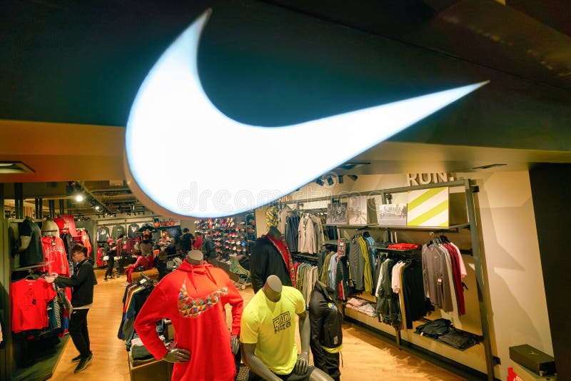 nike store stanford shopping center hours