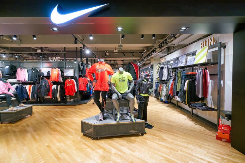 nike store stanford mall