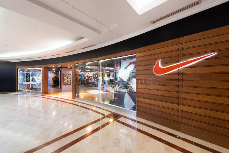 nike store mall