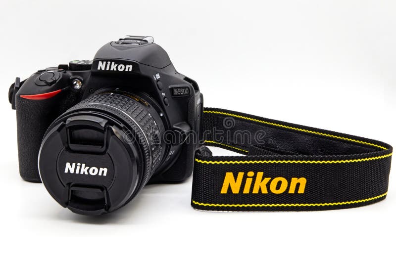 Nikon D5600 изолированное на белом фоне. Снимок номера-студио Редакционное  Стоковое Фото - изображение насчитывающей фото, природа: 201139513