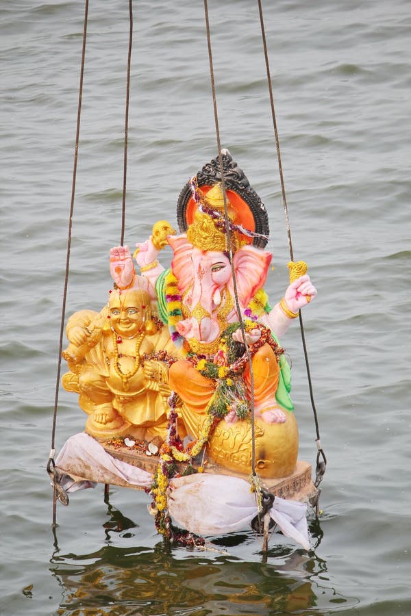 Onderdompeling van Heer Ganesh, India stock fotografie