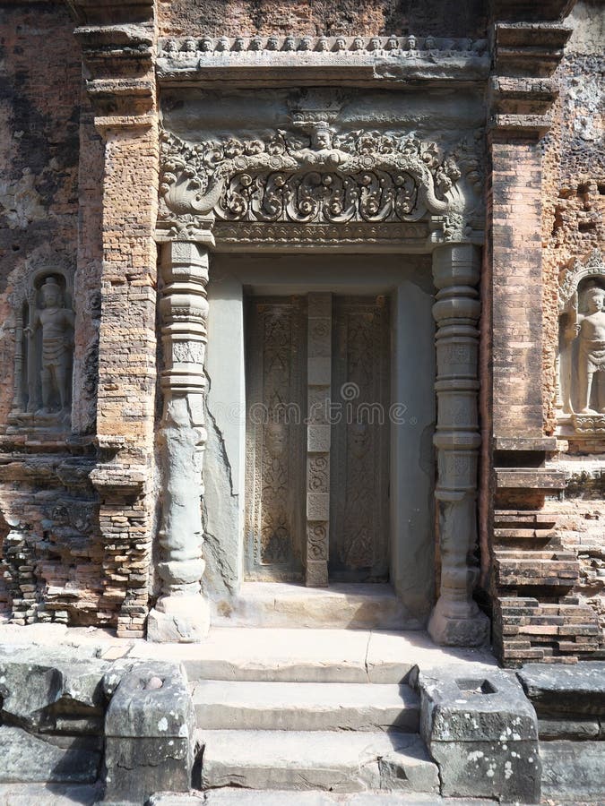 Ninguna muestra de la imagen en la entrada del templo de Emerald Buddha, Phnom Penh foto de archivo Ninguna muestra de la imagen en la entrada del templo de Emerald Buddha, Phnom Penh foto de archivo