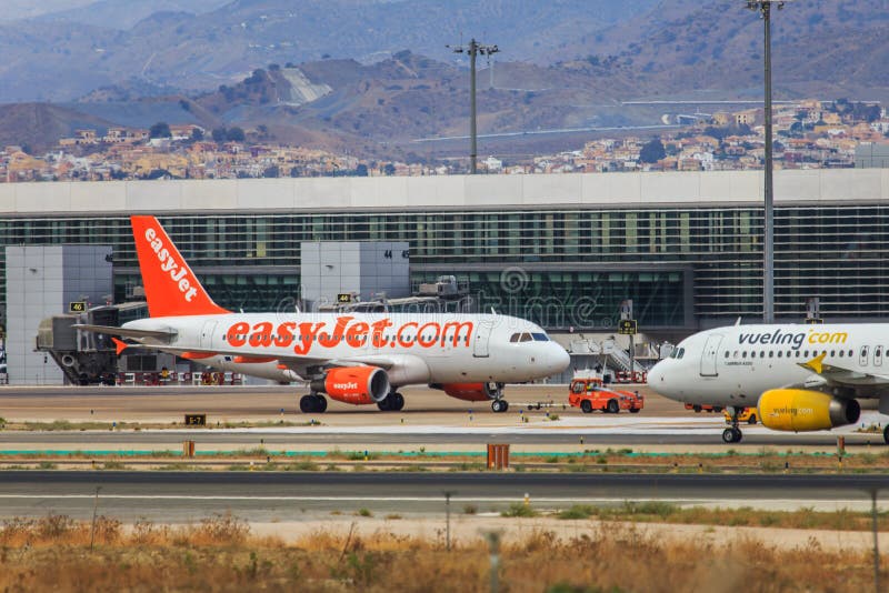 Niski koszt linie lotnicze Easyjet i Vueling obrazy stock Niski koszt linie lotnicze Easyjet i Vueling obrazy stock