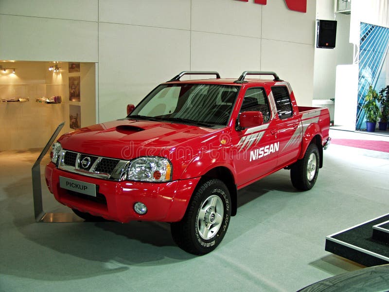  Nissan Navara Crew Cab, cirugía estética de primera generación (D22, 2001-2004) Fotografía editorial - Imagen del esfuerzo, camioneta: 238969982