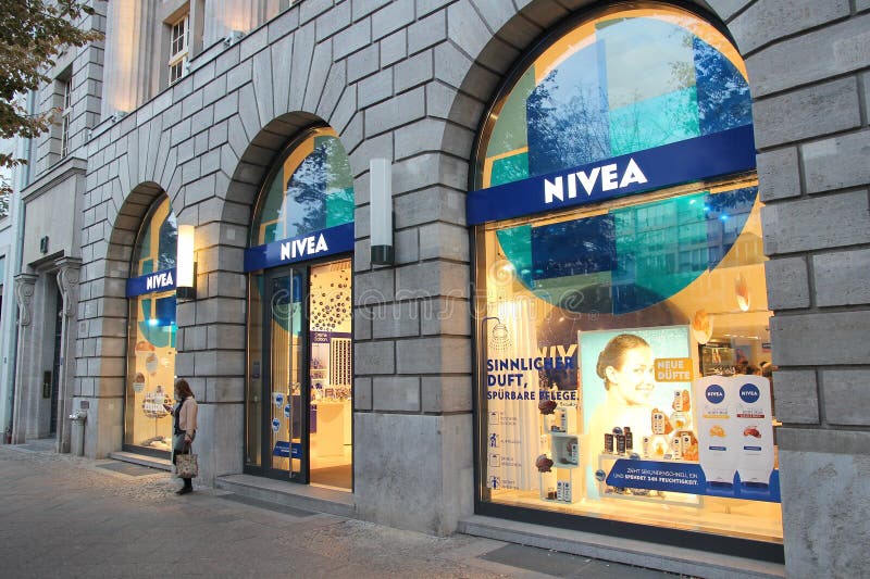 Nivea speichern stockbilder Nivea speichern stockbilder