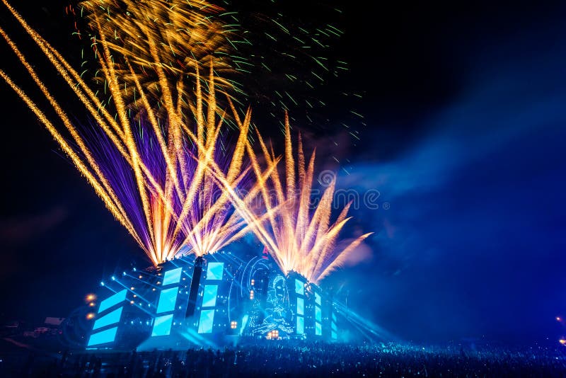 Nizhniy Novgorod, Rússia - 24 de julho de 2016: festival de música eletrônica - AFP imagens de stock Nizhniy Novgorod, Rússia - 24 de julho de 2016: festival de música eletrônica - AFP imagens de stock